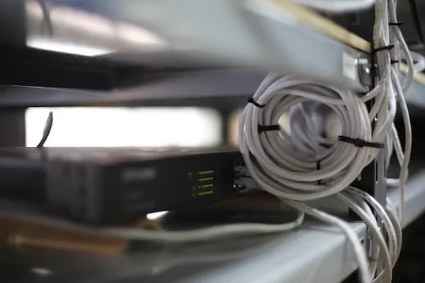 Network cabling around recovery equipment